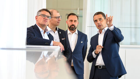 Firmenbesuch Party Rent