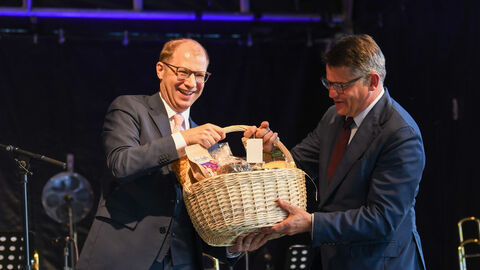 Ministerpräsident Boris Rhein in der Keltenwelt Glauberg zu 50 Jahre Wetteraukreis